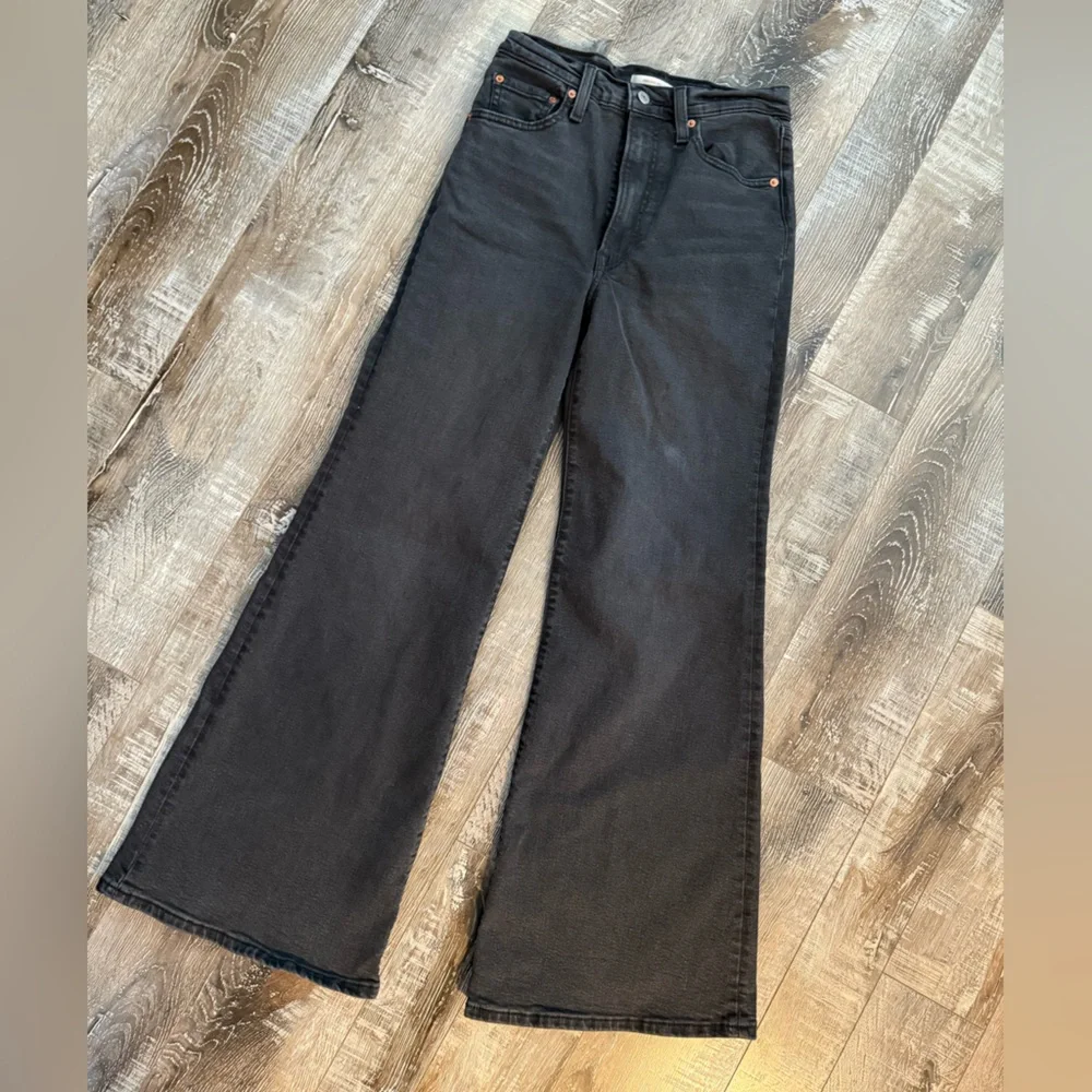 Levi's Women's ribcage bell Jeans - Picture 6 of 6